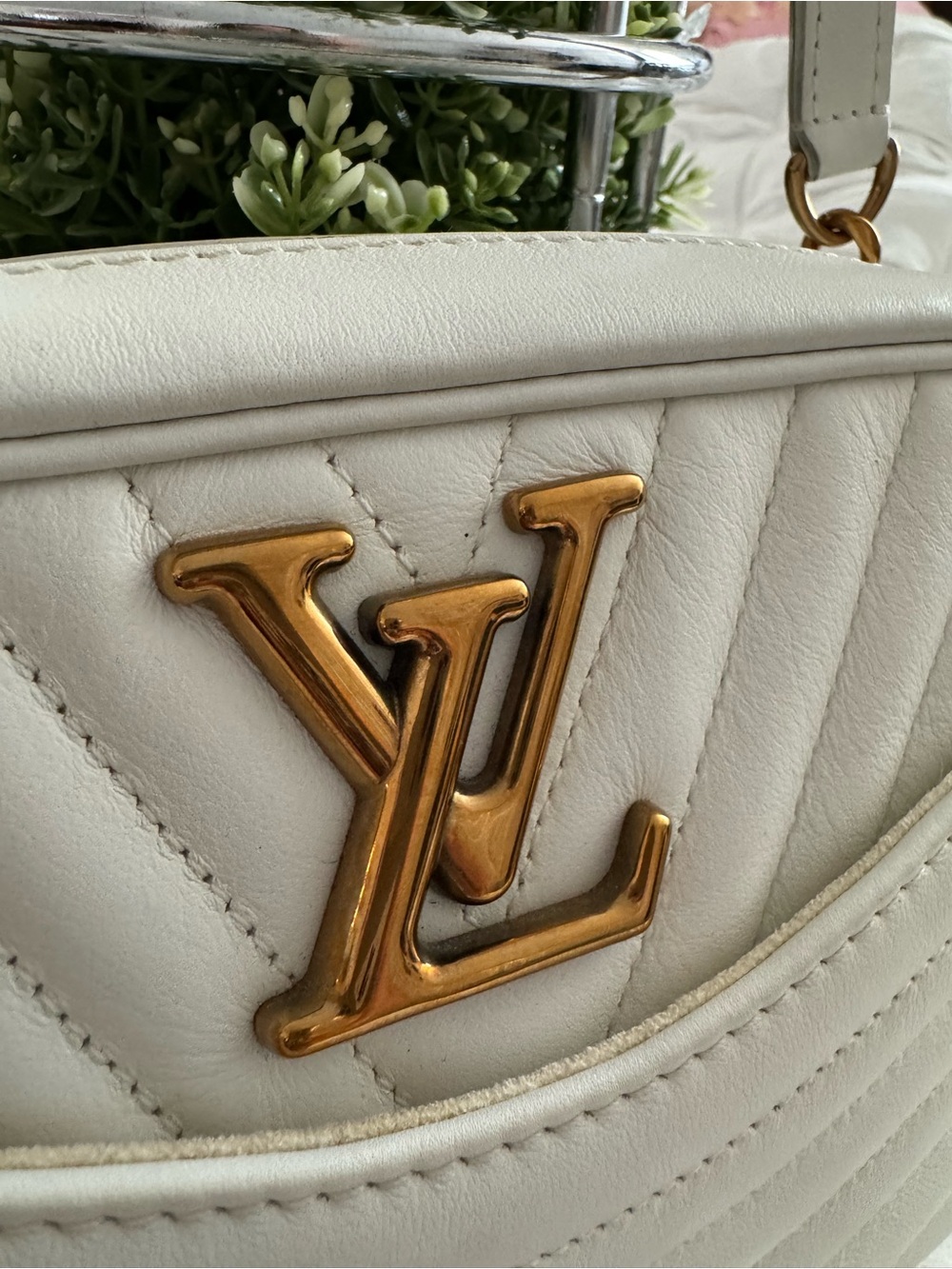 Louis Vuitton LV Wave White Quilted Crossbody with Gold LV Accent - Picture 3 of 11